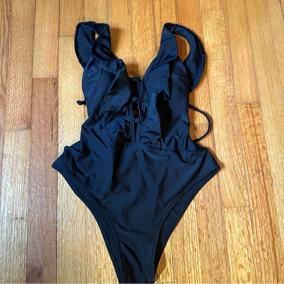 ZAFUL / Swimwear / One-Pieces / ZAFUL Plunging Backless Ruffle Size S (T) - Picture 1 of 6